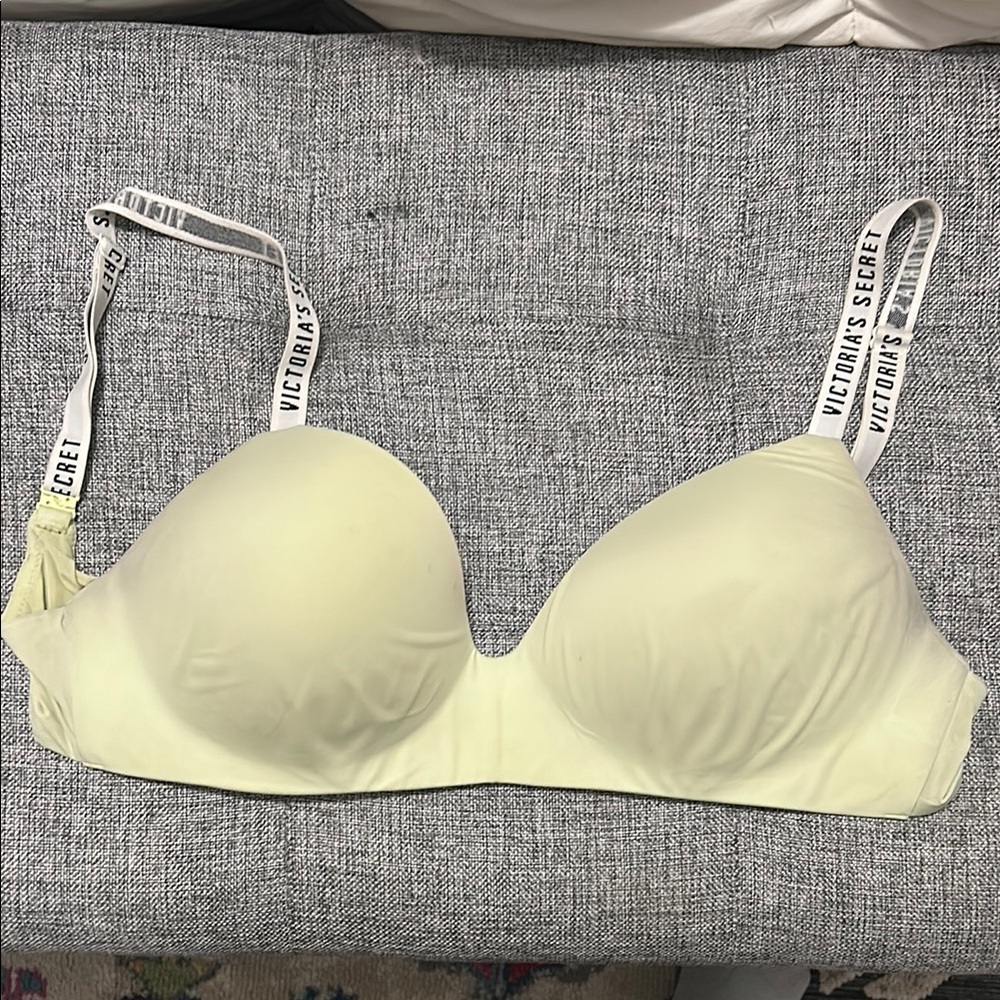 Victoria secret 34DD bra light green